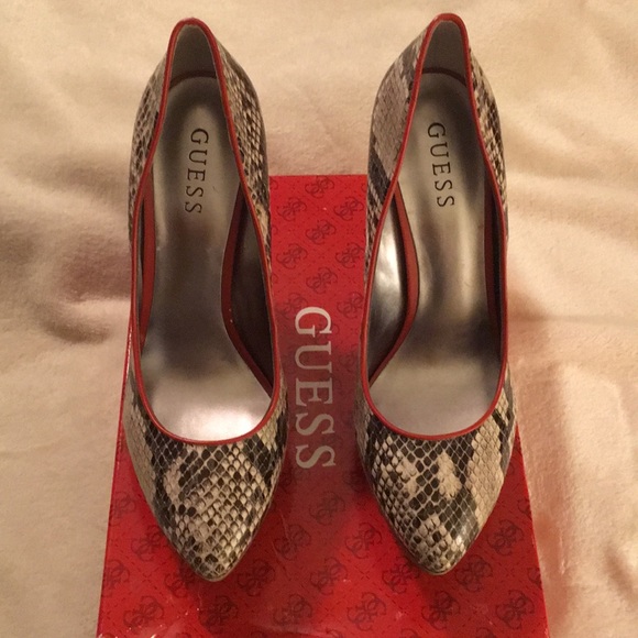 Guess snakeskin heels - Picture 4 of 4